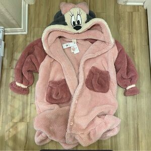 NWT Fluffy Minnie Mouse Robe